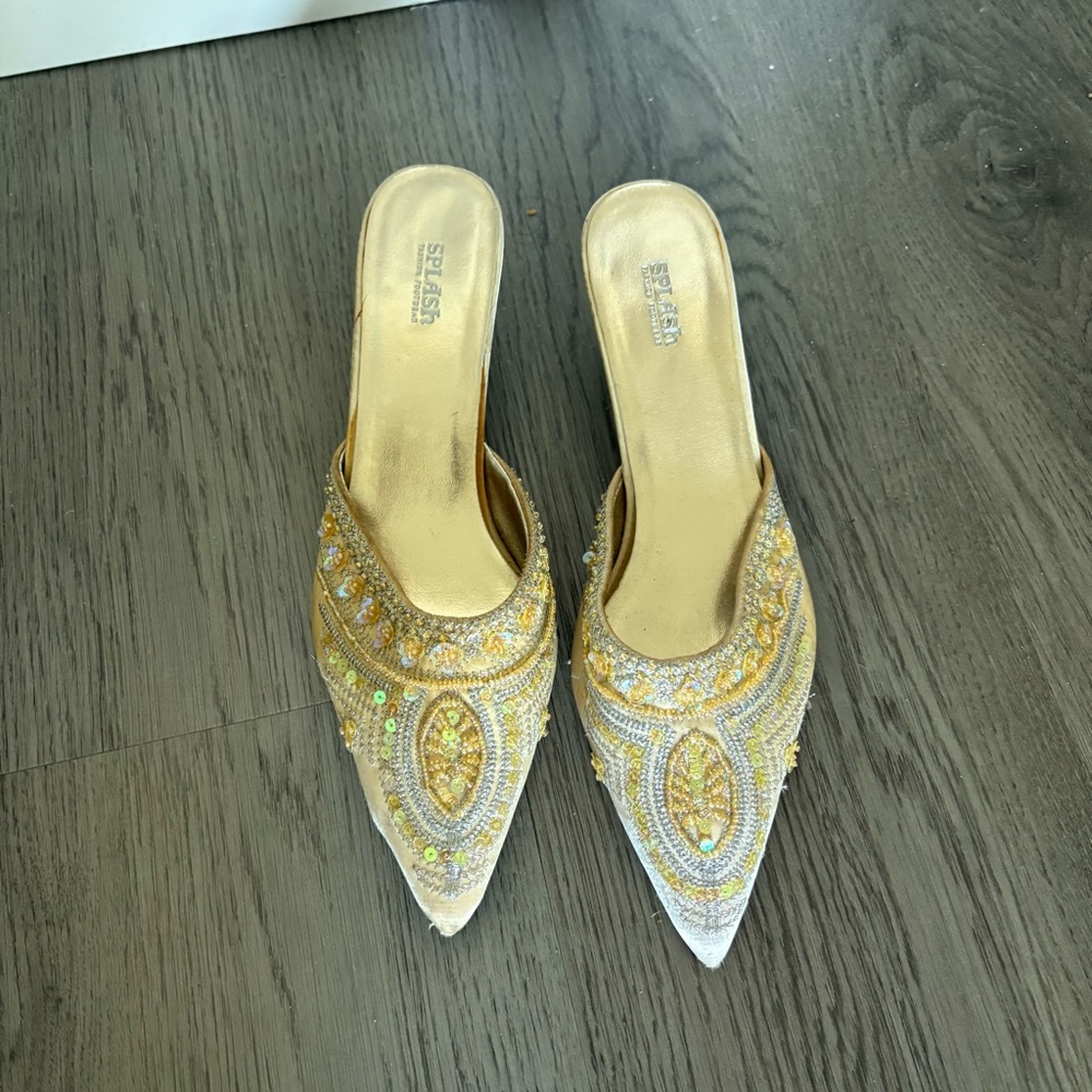 SPLASH beaded kitten heel